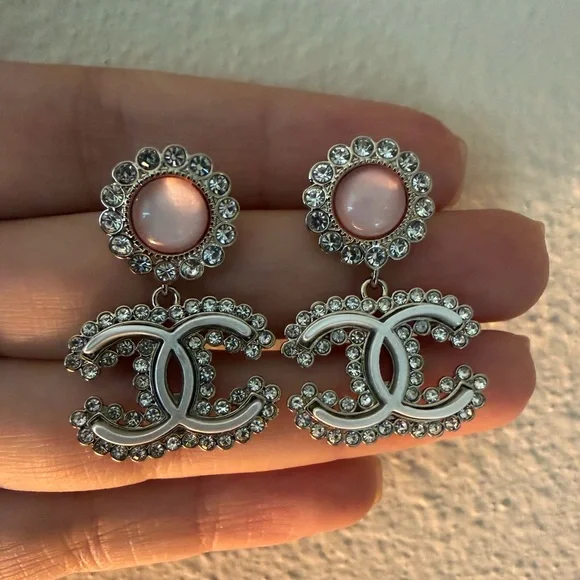 💗Chanel Pink Cabochon CC Crystal Drop Earrings✨ - Picture 1 of 12